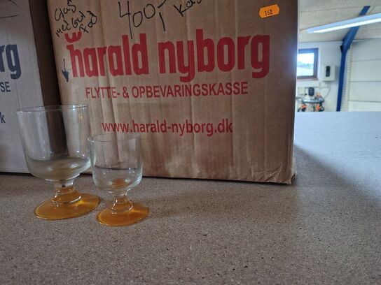 En kasse glas