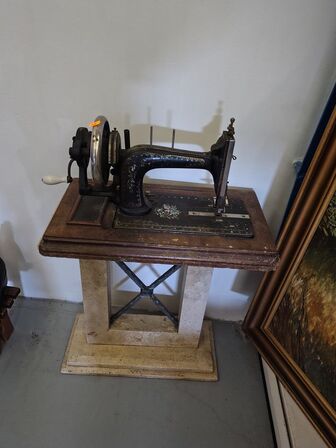 Gammel symaskine