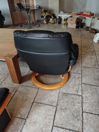 Lænestol med fodskammel  STRESSLESS