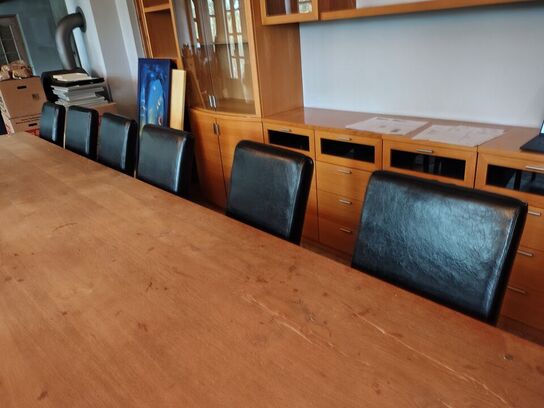 12 stole med sort læderbetræk