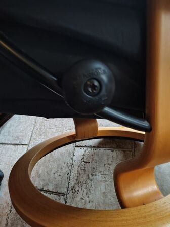 Lænestol med fodskammel  STRESSLESS