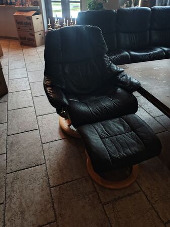 Lænestol med fodskammel  STRESSLESS