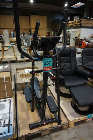 Titan Life Athlete C35 Crosstrainer 