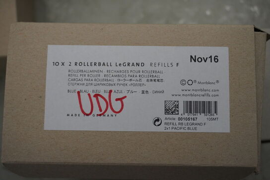 Kasse med div. MONT BLANC blæk