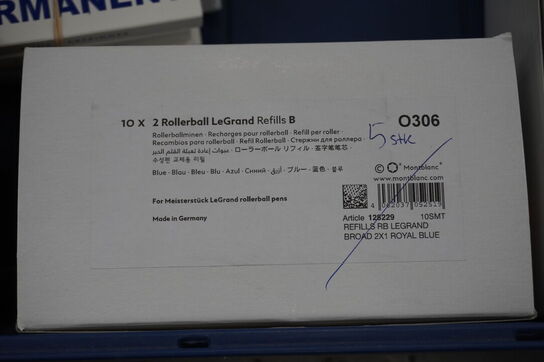 Kasse med div. MONT BLANC blæk