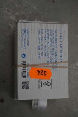 Kasse med div. MONT BLANC blæk