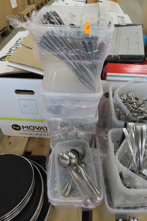 Plastkasser med bestik