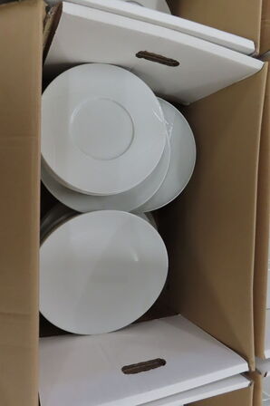 6 stk. Kasser med diverse tallerkener 