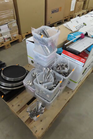 Plastkasser med bestik