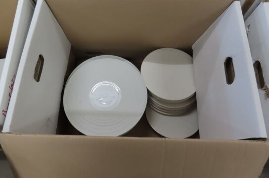 4 stk. Kasser med diverse tallerkener 