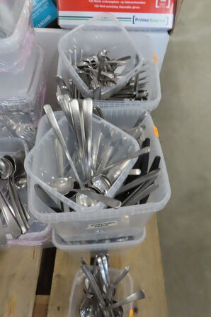 Plastkasser med bestik