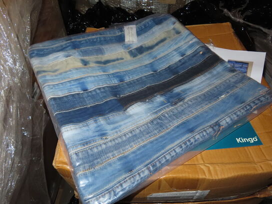 4 Kasser med denim pudebetræk (ca. 100 stk)