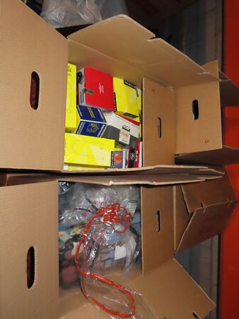 14 Paller med Autoreservedele