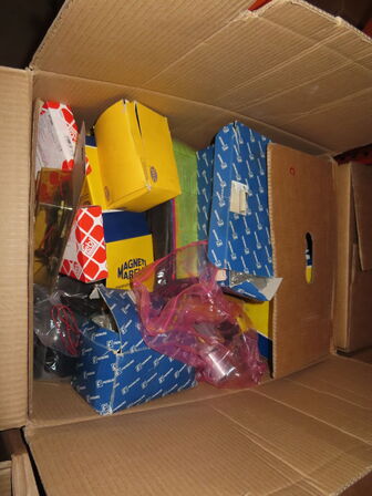 14 Paller med Autoreservedele