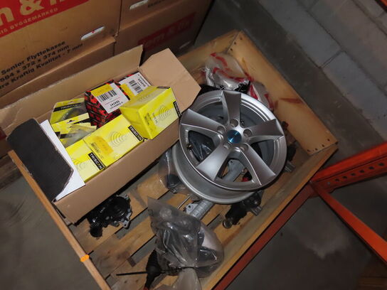 14 Paller med Autoreservedele