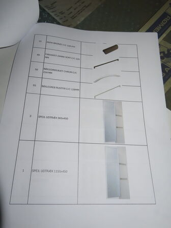 Skuffeinsatser og greb. (se billeder)