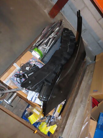 14 Paller med Autoreservedele