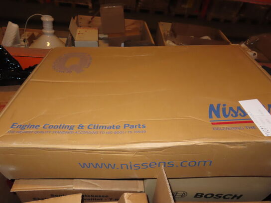 14 Paller med Autoreservedele