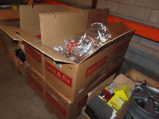 14 Paller med Autoreservedele