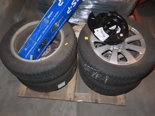 14 Paller med Autoreservedele