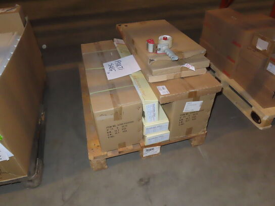 Skuffeinsatser og greb. (se billeder)