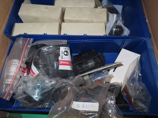 14 Paller med Autoreservedele