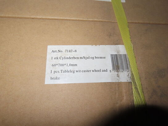 ca. 140 stk. Bordben med hjul og monteringsplade