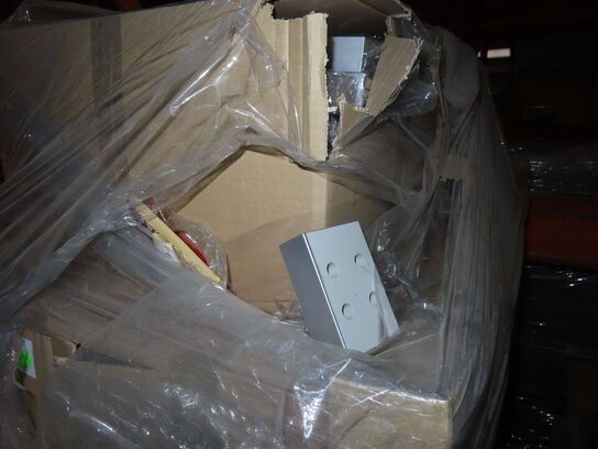 Palle med møbelfødder i plast