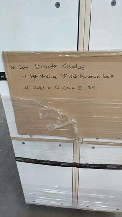 4 stk. Brugte højskabe  med låge