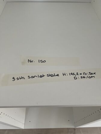 3 stk. Samlet højskabe fra udstilling