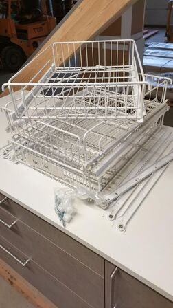 4 STK.  Hvide KVALITETS TRÅDKURV på rulleudtræk