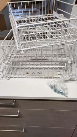 4 STK.  Hvide KVALITETS TRÅDKURV på rulleudtræk