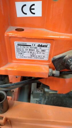 Blum boremaskine til boring af fronter og hængsler.