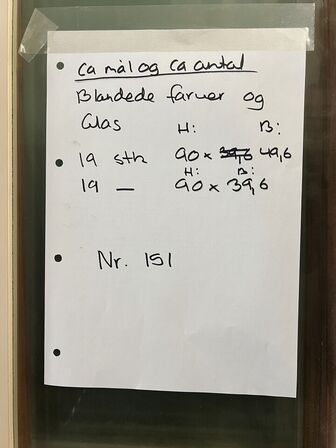 1 palle diverse glaslåger med cirka størrelser og antal