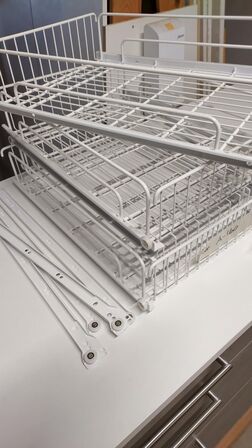 4 STK.  Hvide KVALITETS TRÅDKURV på rulleudtræk