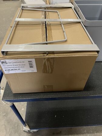 1 stk skraldesæt til 80 cm skab.