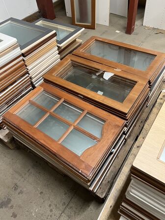 4 paller diverse blandede glaslåger