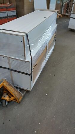 3 stk. Brugte højskabe med låge