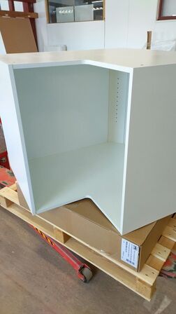 1 stk. Usamlet hjørneunderskab m/2 karruseller.