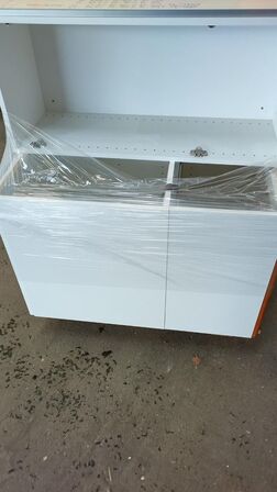 7 stk. Overskabe + 2 badeværelsesskabe