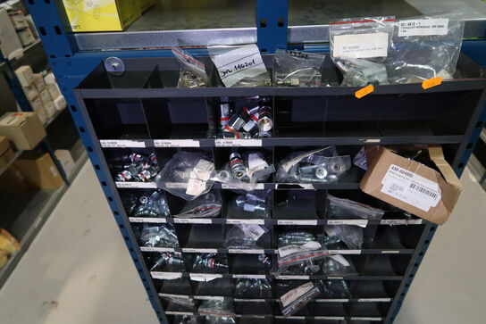 Sortimentsreol med indhold