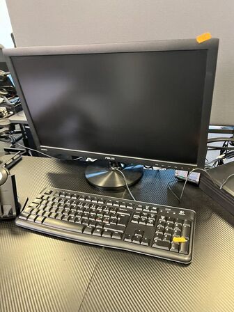 Computer m. Mus, tastetur og headset ASUS VS247