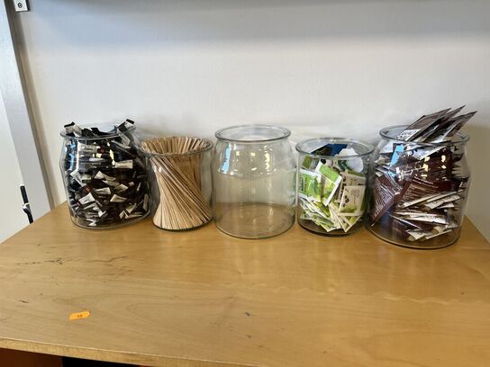 Skab med inhold inkl. Hylder m. Indhold 90x45x110 cm