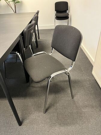 4 borde m. 10 stole 67x110 cm