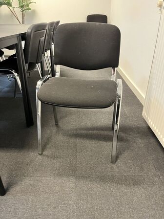 4 borde m. 10 stole 67x110 cm