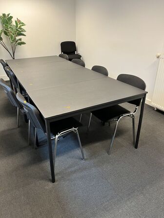 4 borde m. 10 stole 67x110 cm