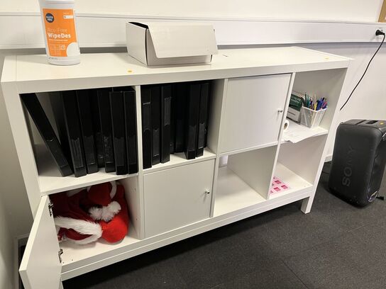 4 stk. Roll-up inkl. Reol m. Indhold 