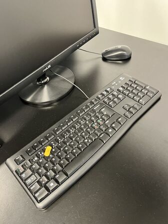 Computer m. Mus, tastetur og headset ASUS VS247