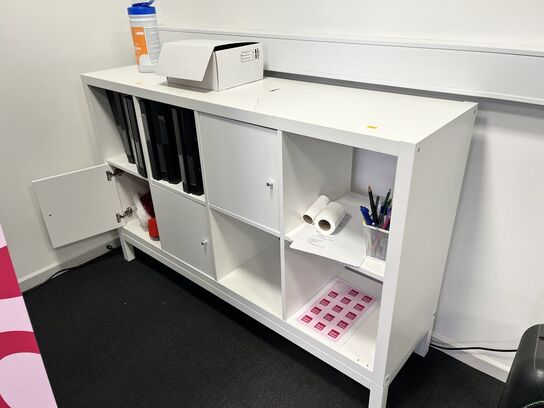 4 stk. Roll-up inkl. Reol m. Indhold 