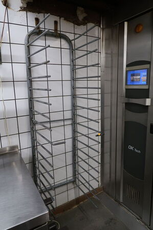 Vægstsativ samt vægreol